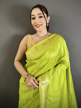 Dista Elora lime Green Lichi Silk Floral Ikat Motifs Zari weaving Paithani Saree, view 4