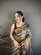 Dista Elora Navy Blue Soft Silk Zig Zag Leheriya Zari Weaving Saree, view 3
