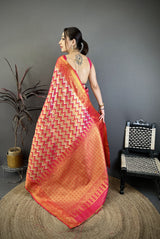 Dista Elora Pink Soft Silk Zig Zag Leheriya Zari Weaving Saree, view 3