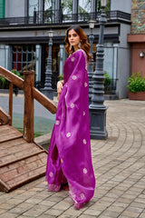 Dista Elora Purple Shimmer Chiffon Geometric Embroidery Work Bollywood Saree, view 2