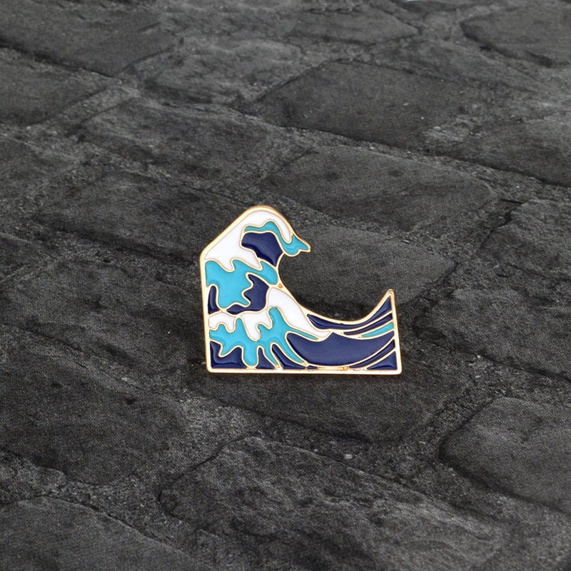 Galartsy The great wave of kanagawa enamel pin