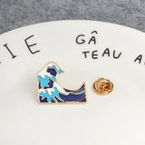 Galartsy The great wave of kanagawa enamel pin, view 4