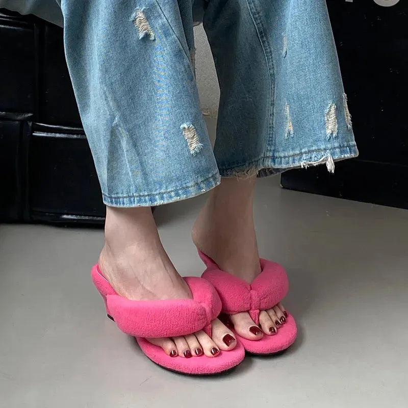 Litlookz Studio Fluffy Flip Flops