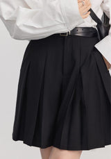 Litlookz Studio Old Money Shorts, view 4