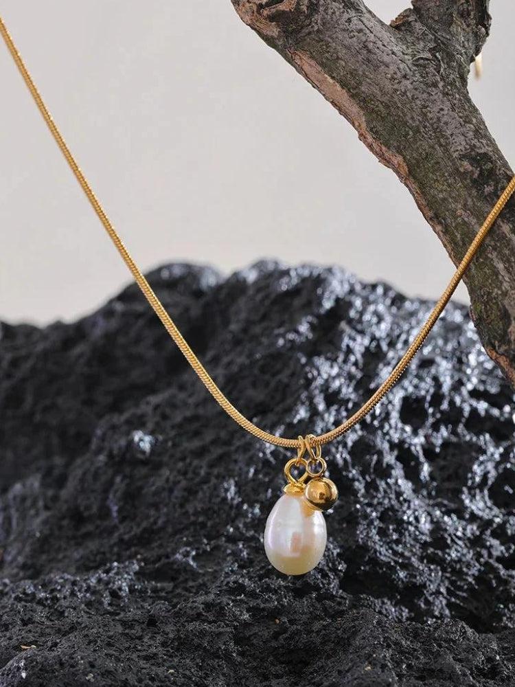 Litlookz Studio Pearl Necklace