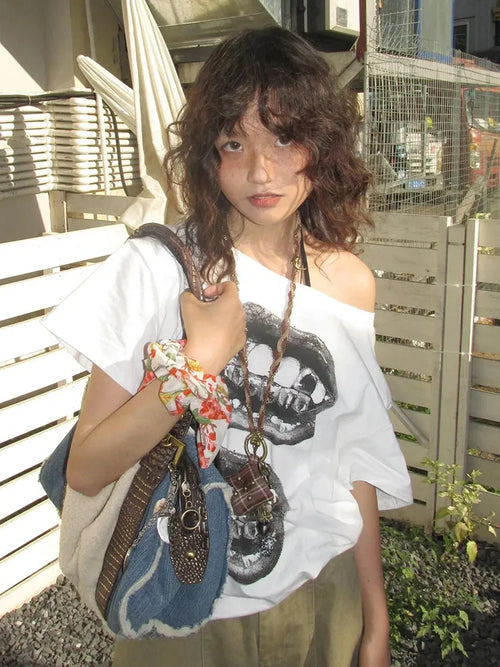 Litlookz Studio Y2K One Shoulder Lips Tee