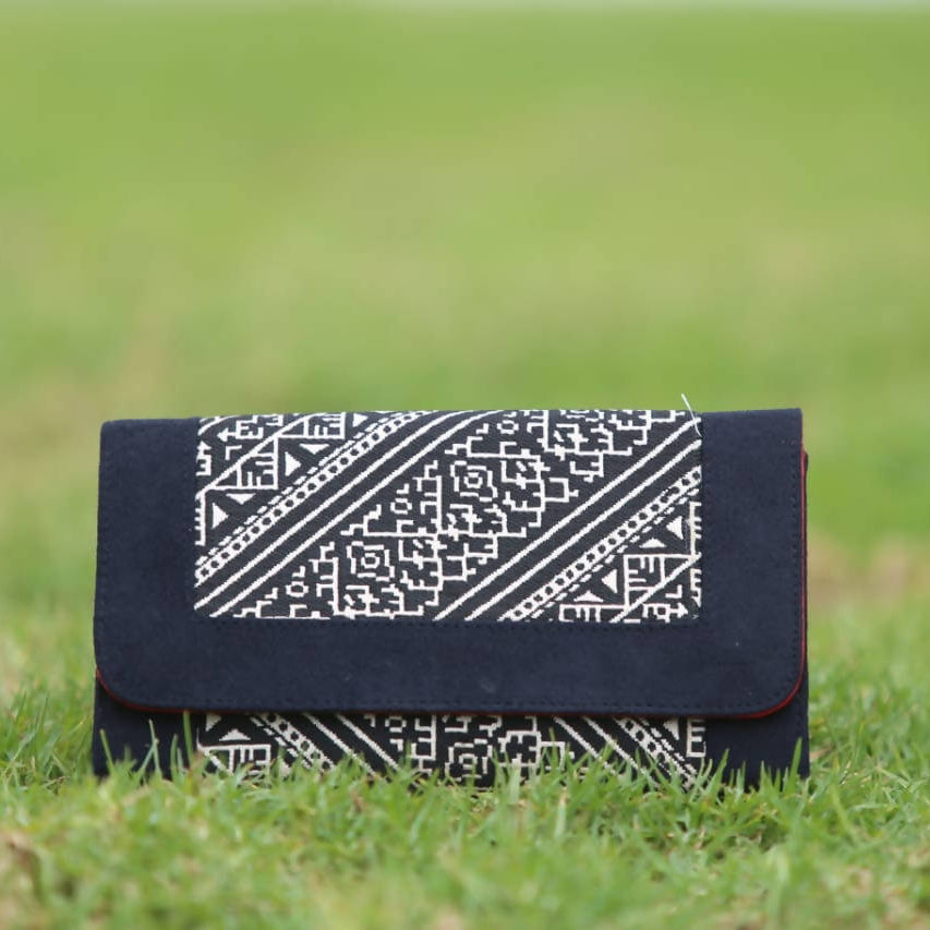 MyTindy Black and White Embroidered Clutch