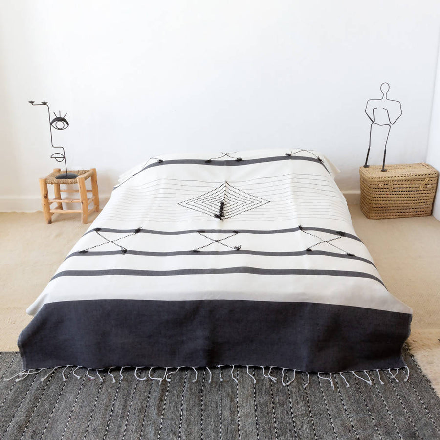 MyTindy Blanc and White Moroccan Bed Spread II