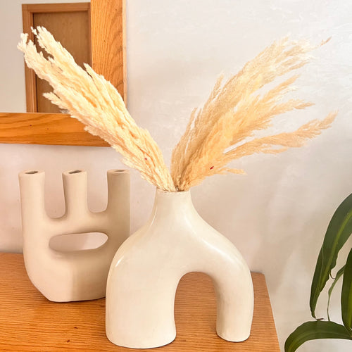 MyTindy Duo Azul and Afous vases cream + pampas