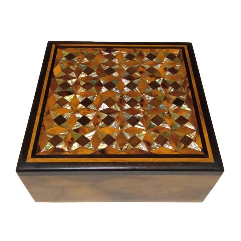 MyTindy Handmade Thuja Wood Box with Seashell Ornaments