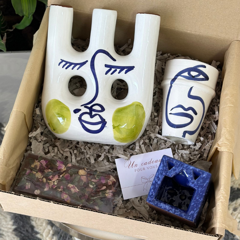 MyTindy Blue Oudm gift box with chocolate bar