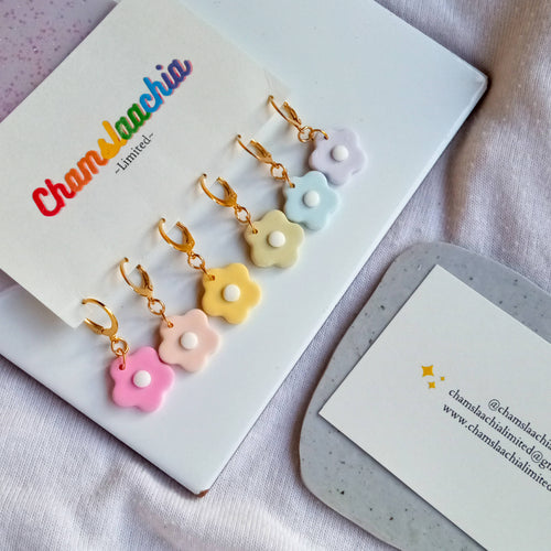 MyTindy Pack of 6 Rainbow Flower Earrings