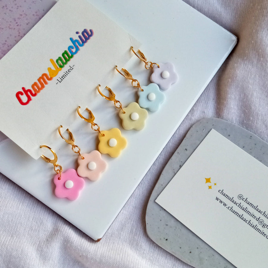 MyTindy Pack of 6 Rainbow Flower Earrings