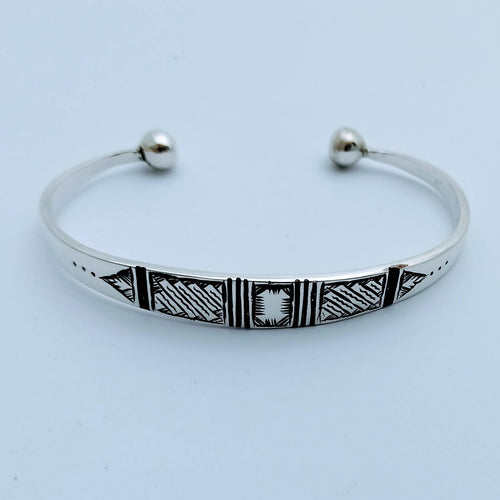 MyTindy Pure ٍSilver Bracelet Engraved With Black Wood