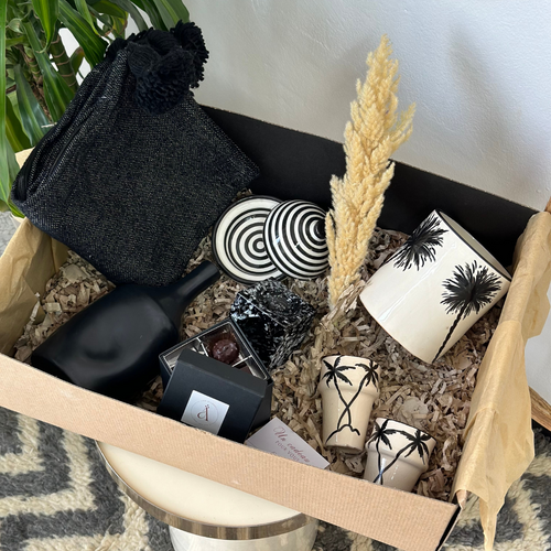 MyTindy Tayniwt gift box with chocolate box