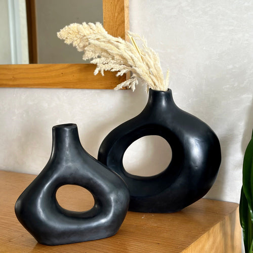 MyTindy Duo of black Tifawin and black Tanara + pampas vase