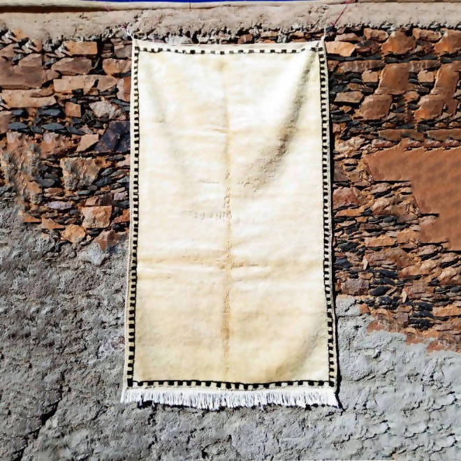 MyTindy White Frame Moroccan Rug