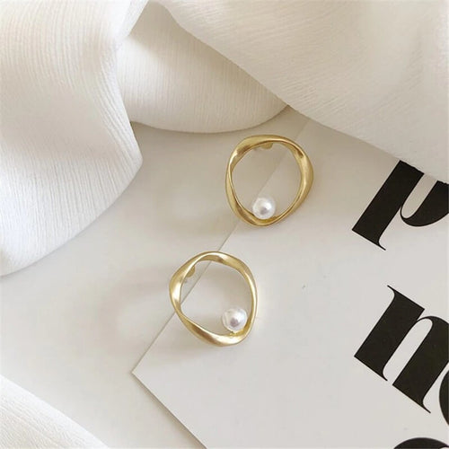 Nordic Peace Cilla Minimalist Pearled Earrings