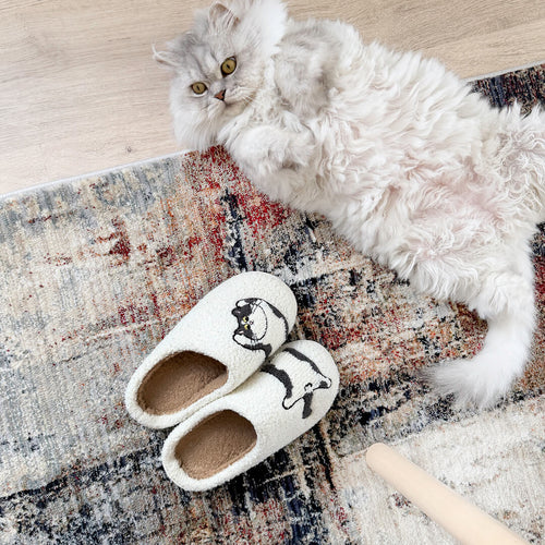 Nordic Peace Happy Cat Plush Slippers