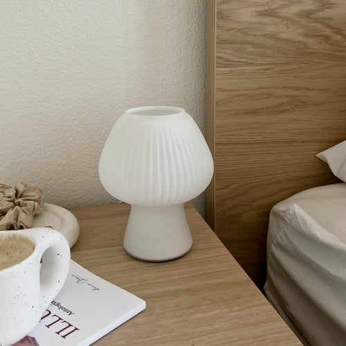 Nordic Peace Lola Vintage Table Lamps