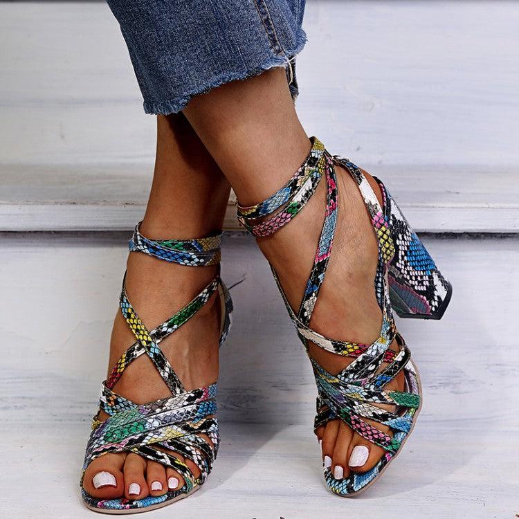 Plus Minus Co Large Size Thick Heel Hollowed Fashion Open Toe European and American Style Sandals