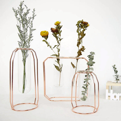 Roomtery Brass Outline Vase
