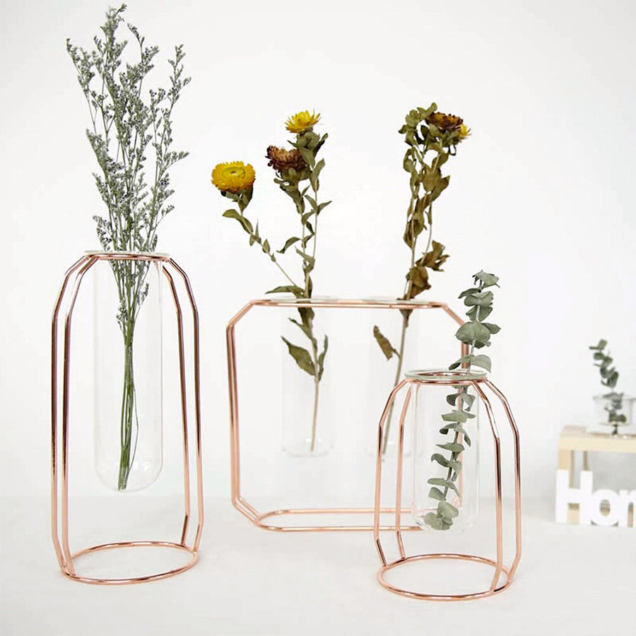 Roomtery Brass Outline Vase