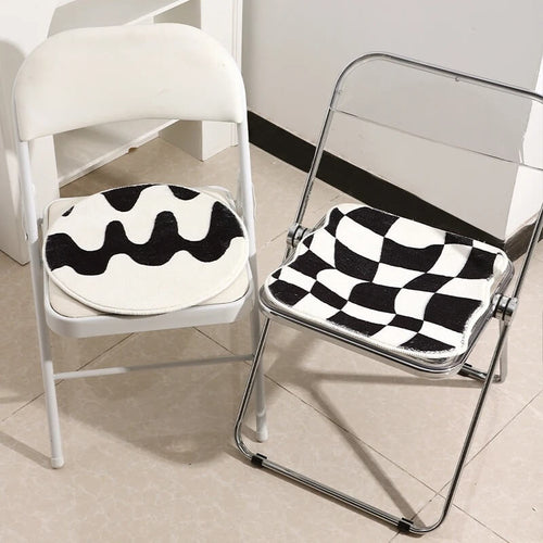 Roomtery Curvy Checker Mini Tufted Rug