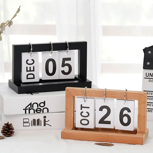 Roomtery Flipping Desk Calendar