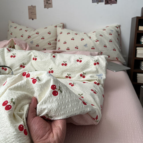 Roomtery Juicy Cherry Aesthetic Bedding Set
