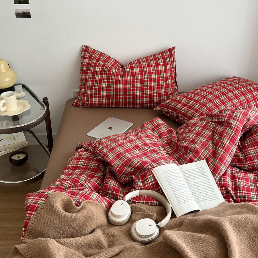 Roomtery Red Plaid Aesthetic Bedding Set
