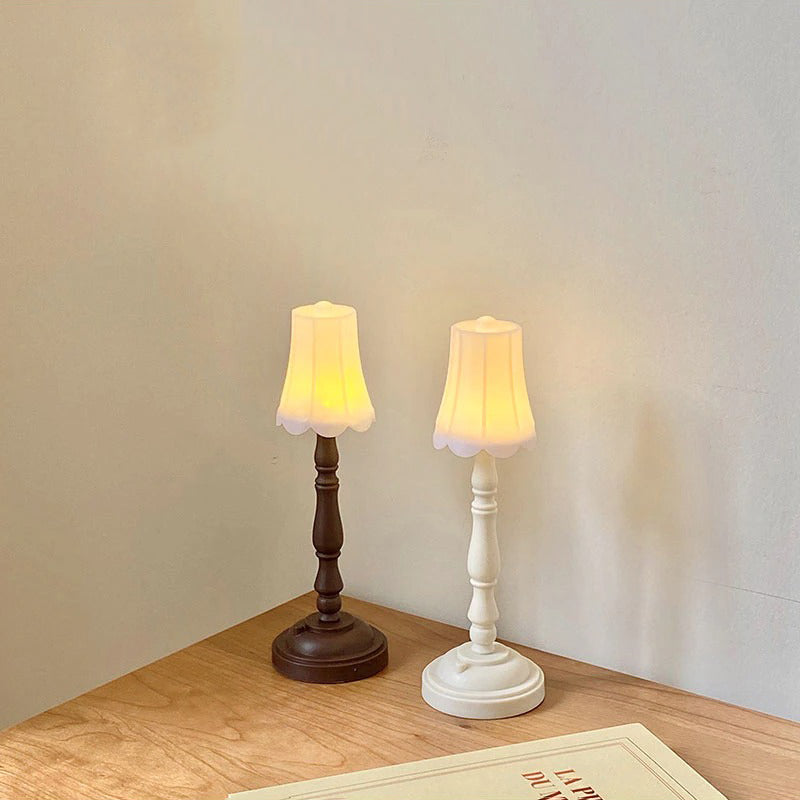 Roomtery Retro Mini Table Lamp