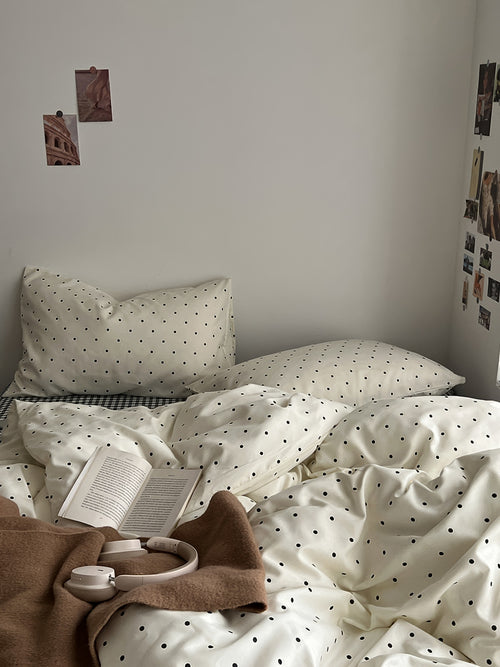 Roomtery Simple Aesthetic Polka Dot Bedding Set