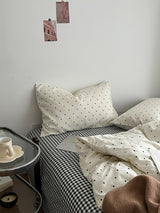 Roomtery Simple Aesthetic Polka Dot Bedding Set, view 4
