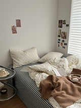Roomtery Simple Aesthetic Polka Dot Bedding Set, view 6