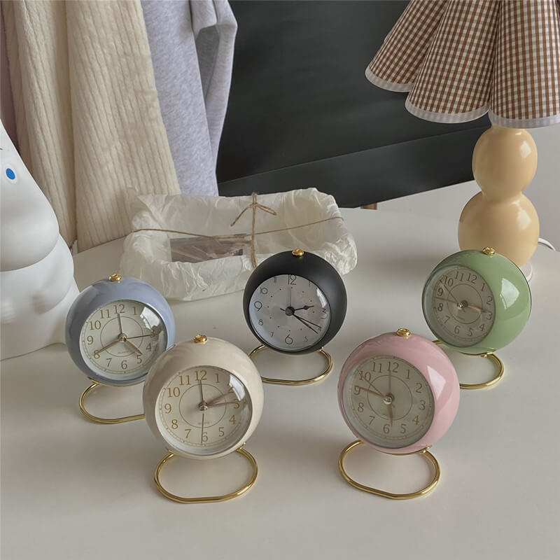 Roomtery Vintage Round Table Alarm Clock