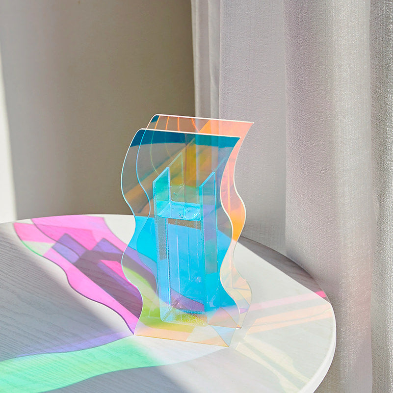 Roomtery Wavy Acrylic Vase