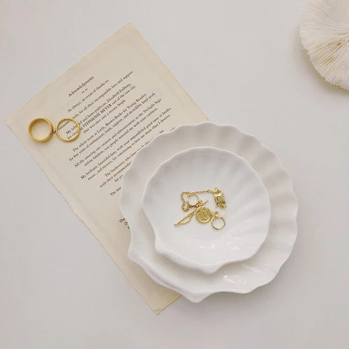 Roomtery White Ceramic Shell Jewelry Tray