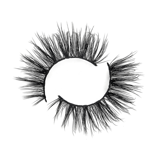 True Beauty Lashes Light up the Room Lash Style