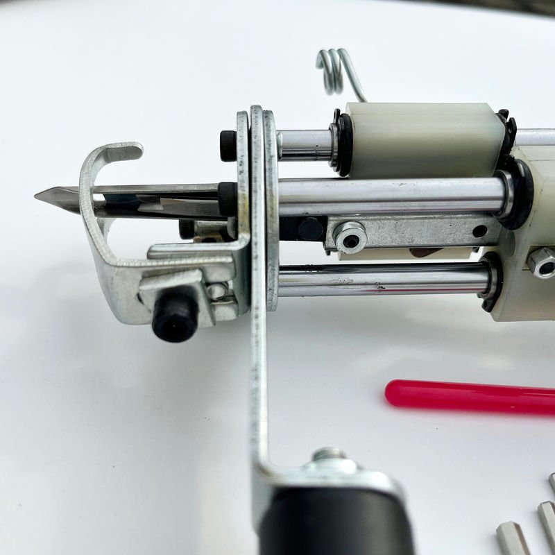 Urban Tufting The Duo 2-in-1 Tufting Gun – Upgraded Cut & Loop Tufting Gun, view 5