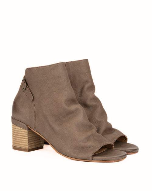 Vintage Foundry Co Women's Sabrina Boots