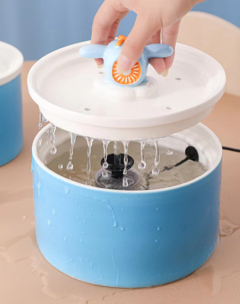 ZezeLife Airplane Cat Water Fountain, view 4