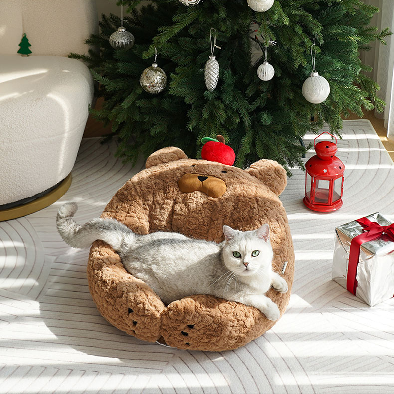 ZezeLife Apple Bear Hug Cat Bed, view 3