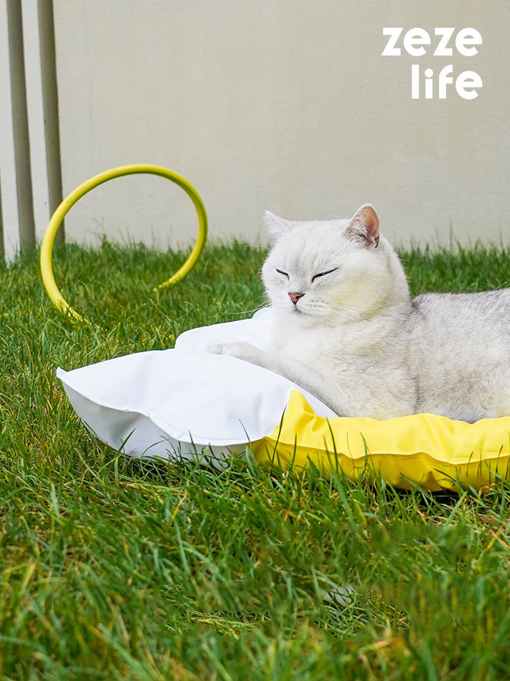 ZezeLife Beer-Shaped Pet Cooling Mat, view 2
