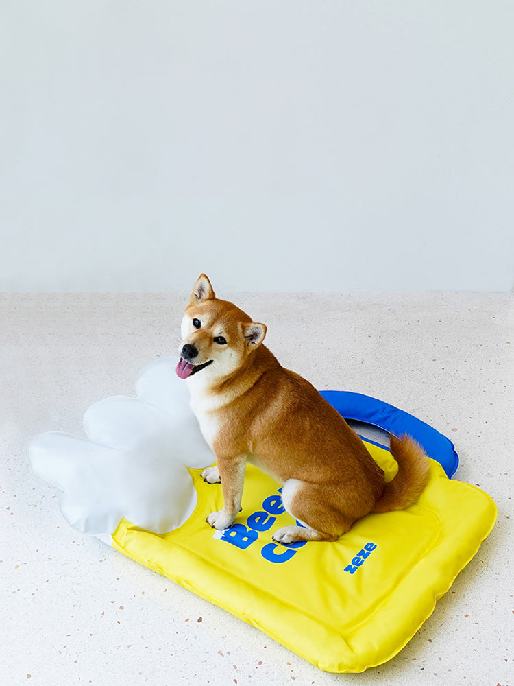 ZezeLife Beer-Shaped Pet Cooling Mat, view 4