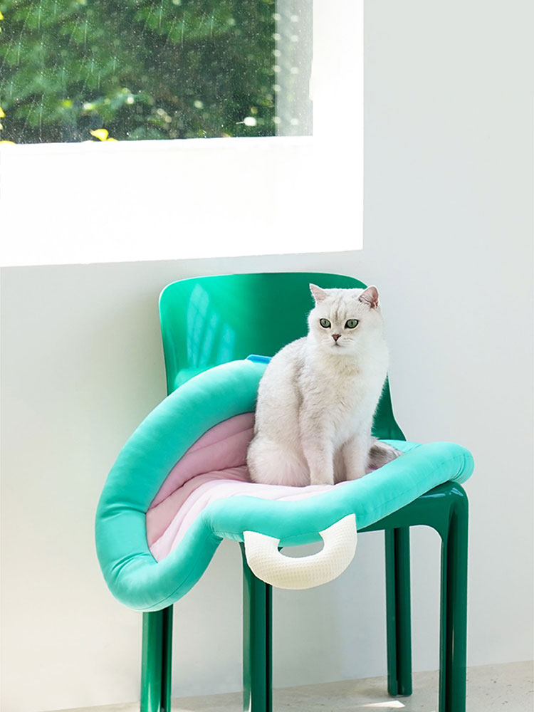 ZezeLife Childlike Cooling Cat Bed, view 5