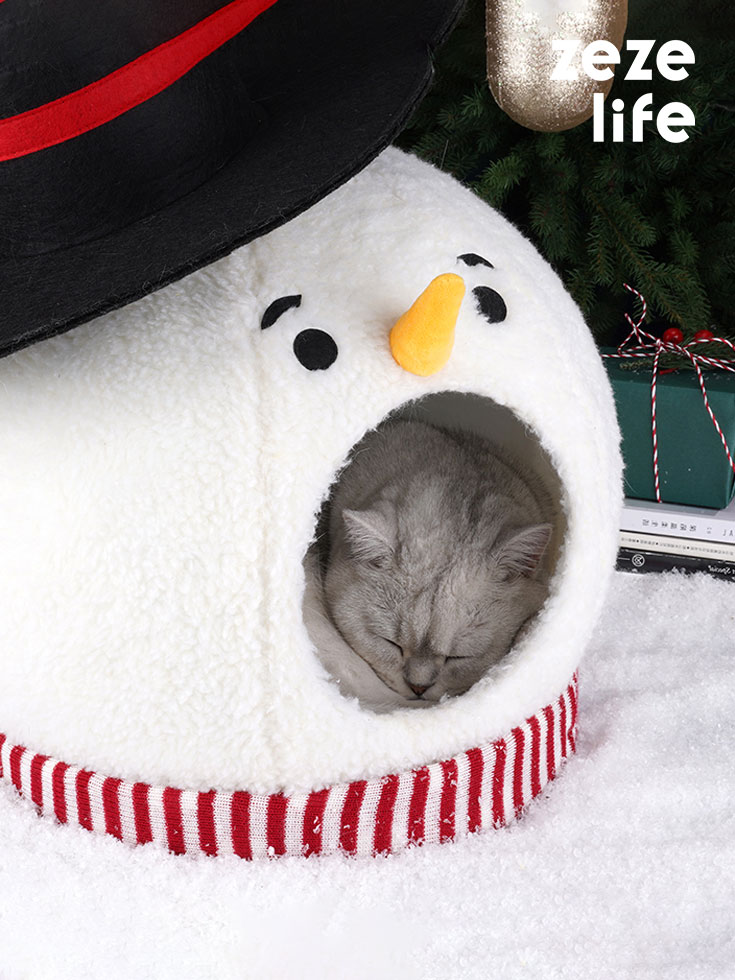 ZezeLife Snowman Cat Covered Bed, view 2