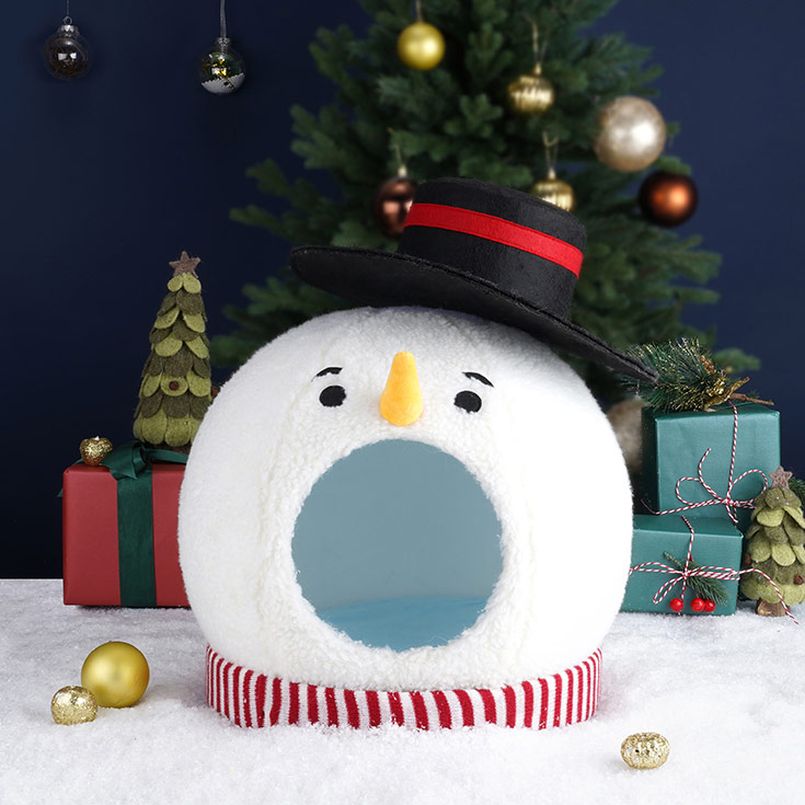 ZezeLife Snowman Cat Covered Bed, view 3