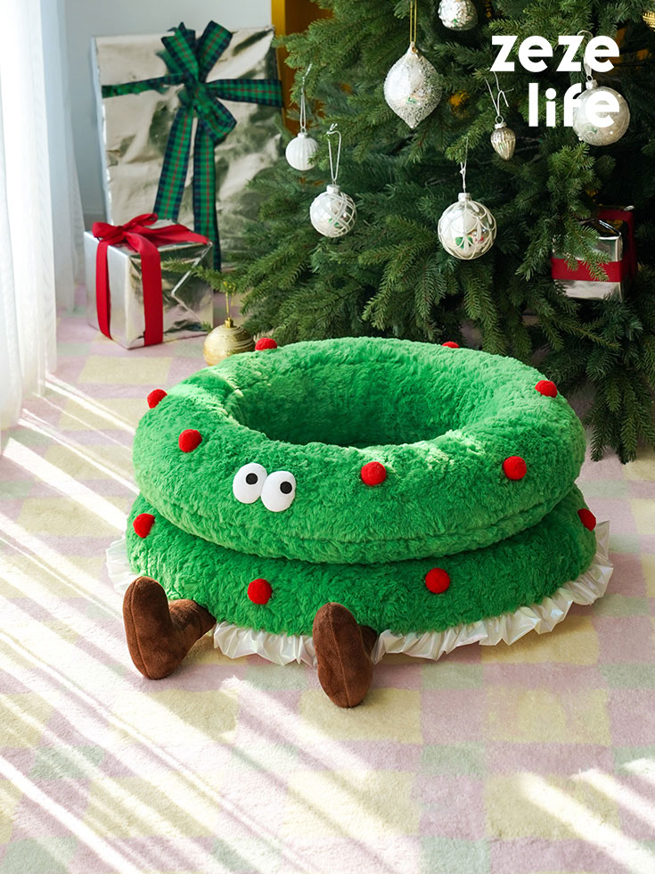 ZezeLife Christmas Wreath Shaped Cat Bed