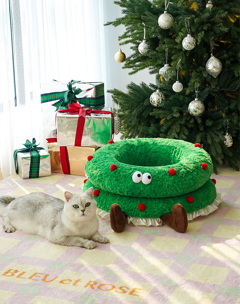 ZezeLife Christmas Wreath Shaped Cat Bed, view 6